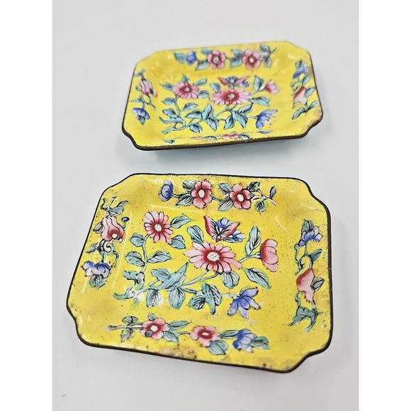 2 Antique Chinese Export Enamel Copper Pin Plates. 19th c. Canton Famille Rose - Picture 3 of 14